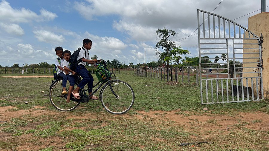 Riding their bicycles to school, more child beneficiaries from "Education for All Phase 2," a joint project in Cambodia implemented by EAA Foundation and Action Education.